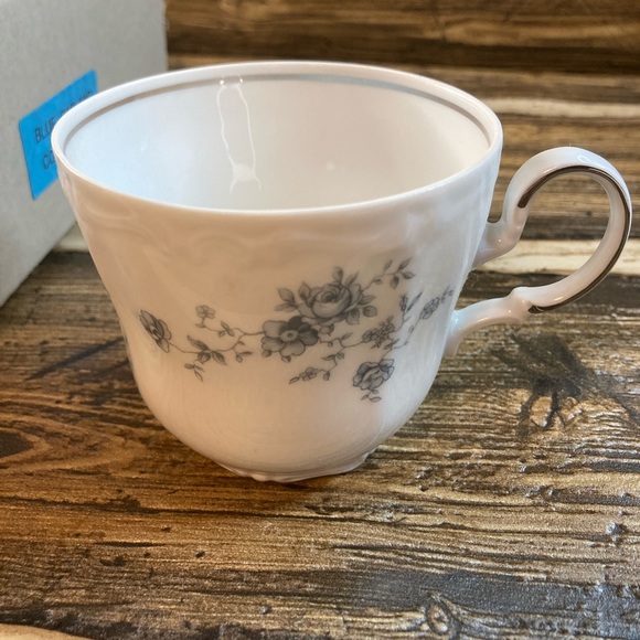 🎉🎉HP🎉🎉 Johann Haviland set of 4 Blue Garland coffee cups - Picture 1 of 11
